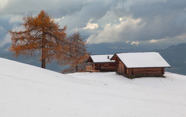 Śnieżny Wczesnozimowy Krajobraz Alpe Siusi Dolomity Włochy Zimowy Wypoczynek — Zdjęcie stockowe