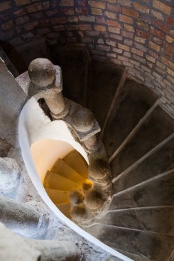 (Çoklu Değerler) SZEKESFEHERVAR, HUNGARY - AĞUSTOS. 2018: İç bahçedeki ünlü Bory Kalesi, heykeltıraş ve mimari Jeno Bory tarafından tasarlandı. Şato 40 yıl boyunca Bory tarafından kendi elleriyle inşa edildi.