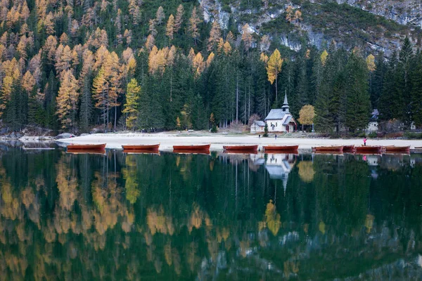 Lago Braies Las Montañas Dolomitas Sudtirol Italia —  Fotos de Stock