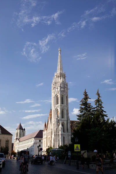 旅游和欧洲旅游概念 布达佩斯 马蒂亚斯教堂 — 图库照片