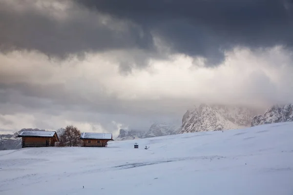 Verschneite Frühwinterlandschaft Auf Der Seiser Alm Dolomiten Italien Winterurlaubsziel — Stockfoto