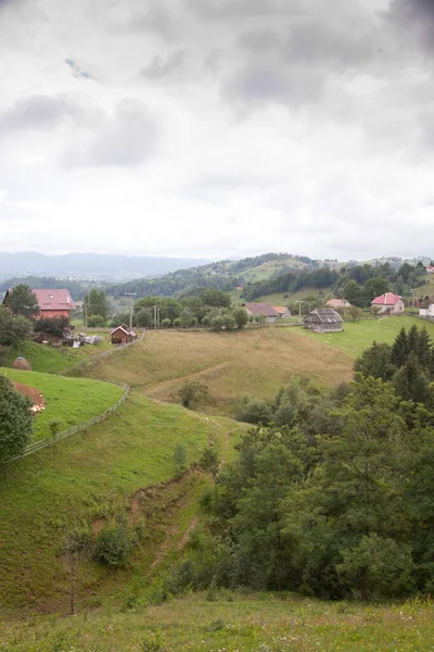 Klein Dorpje Bergen Magura Roemenië — Stockfoto