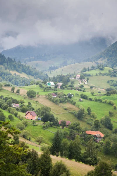 Piccolo Villaggio Montagna Magura Romania — Foto Stock