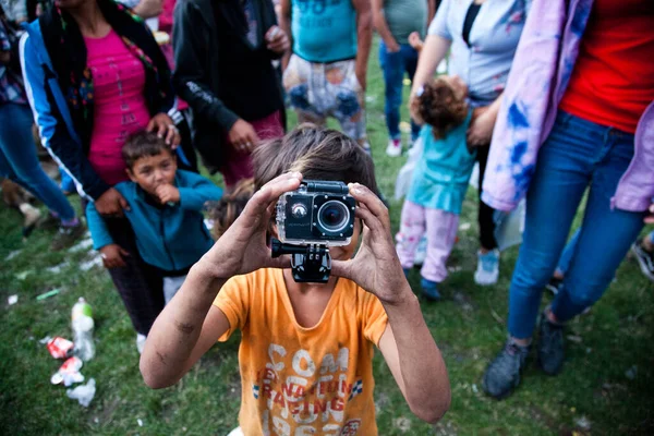 Rimetea Torocko Ρουμανία Ιουλίου 2016 Κοινό Μπροστά Από Την Κεντρική — Φωτογραφία Αρχείου