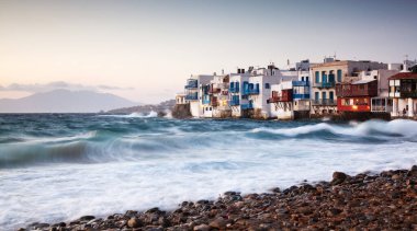 Günbatımında küçük Venedik, Mykonos, Yunanistan - lüks seyahat sefaleti - Yunan adaları