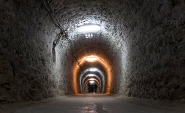 TURDA, ROMANIA - 10 Mart 2018: Turda Tuz Madeni veya Salina Turda, Transilvanya 'da bir yeraltı müzesi ve tema parkı, Romanya, Avrupa