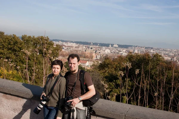 Turisták Rómában Olaszországban — Stock Fotó