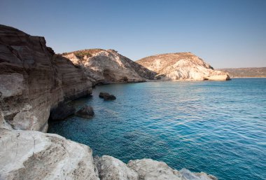 Lindos Körfezi ve sahil manzaralı.