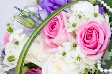 Güzel bir buket çiçek.