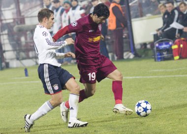 CLUJ-NAPOCA, ROMANIA - OCTOBER 2: Hernandez ve Cadu UEFA Şampiyonlar Ligi karşılaşmasında CFR 1907 Cluj ve Manchester United, Dr. C. Radulescu Stadyumu 2 Ekim 2012 tarihinde Cluj-Napoca, Romanya