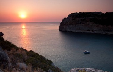 Antony Quinn koyunda gün doğumu, Rodos, Yunanistan