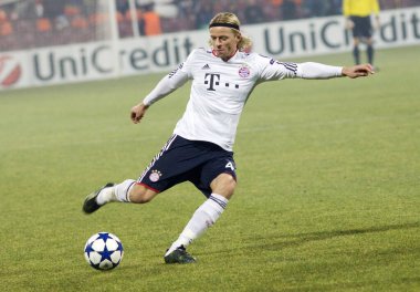 CLUJ-NAPOCA, ROMANIA - OCTOBER 2: Hernandez ve Cadu UEFA Şampiyonlar Ligi karşılaşmasında CFR 1907 Cluj ve Manchester United, Dr. C. Radulescu Stadyumu 2 Ekim 2012 tarihinde Cluj-Napoca, Romanya