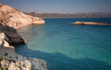 Lindos Körfezi ve sahil manzaralı.