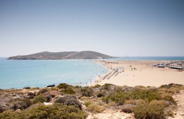 Güzel manzaralı deniz kıyısı