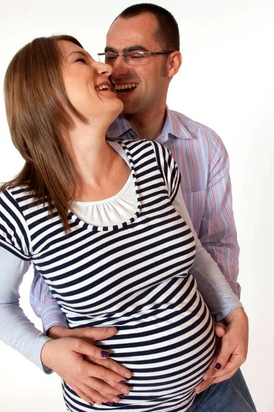 Beyaz Arka Planda Kocası Olan Mutlu Çift — Stok fotoğraf