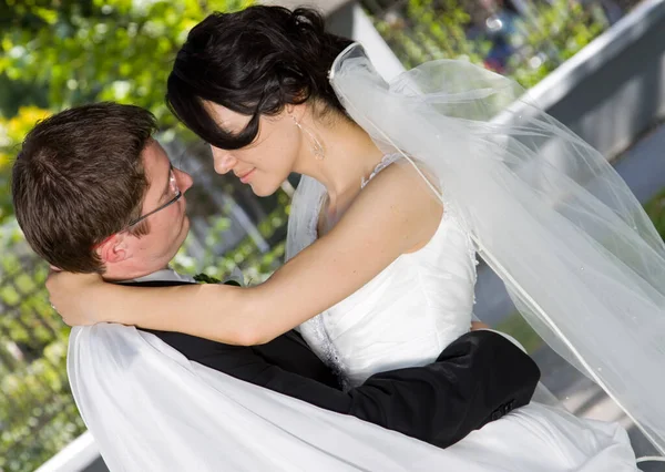 Beautiful Bride Groom Park — Stock Photo, Image