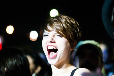 BONTIDA - 20 Temmuz: Romanya 'nın Bontida kentindeki Banffy şatosunda 20 Temmuz 2013' te Electric Castle Festivali 'nde düzenlenen canlı konserde bir grup parti insanı