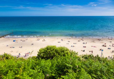 İngiliz sahili - Yaz tatili - Bournemouth, Dorset, İngiltere 'deki plajların en üst görüntüsü