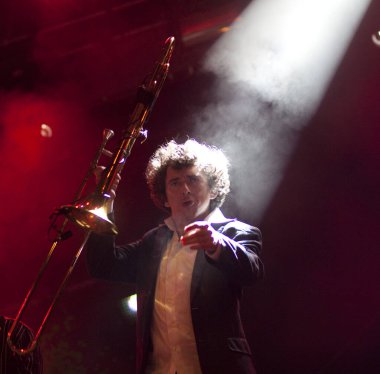 Sahnede müzisyenler