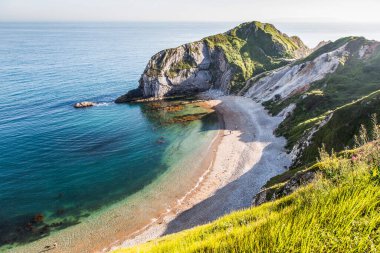 İngiltere, Dorset 'in Jurassic Sahili' nde güzel, gizli bir sahil.