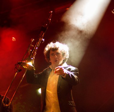 Sahnede müzisyenler