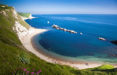 İngiltere, Dorset 'in Jurassic Sahili' nde güzel, gizli bir sahil.