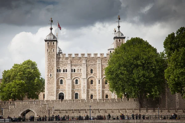 ロンドンの川沿いの景色 — ストック写真