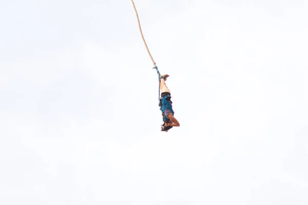 Kvinna Hoppar Repet — Stockfoto