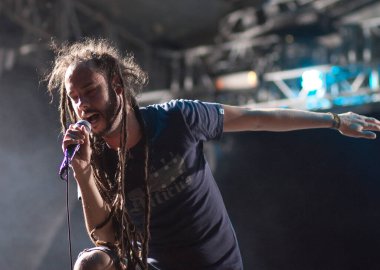 Sahnede müzisyenler