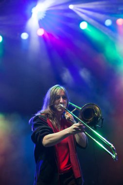 Sahnede müzisyenler