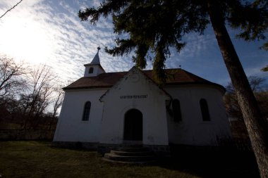 Romanya 'nın Sanzieni kentinde küçük bir şapel