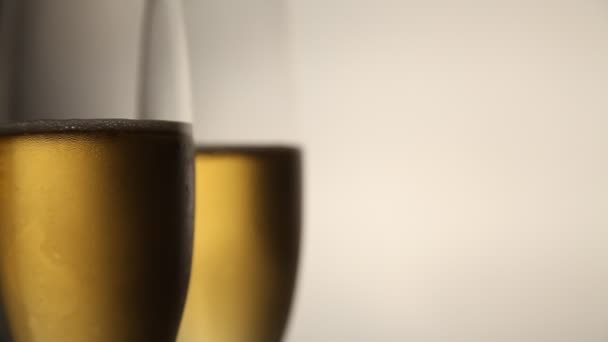 Sklenice Šampaňské Bublinkami — Stock video