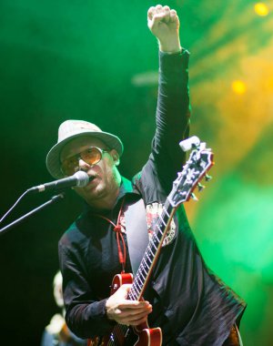 Sahnede müzisyenler