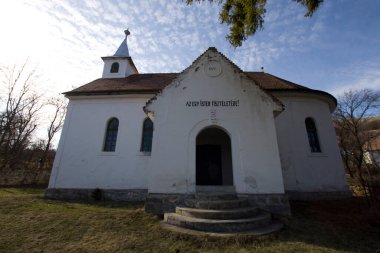 Romanya 'nın Sanzieni kentinde küçük bir şapel