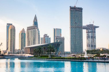 DUBAI, BAE - Şubat 2018: Burj Halife ile Dubai silueti