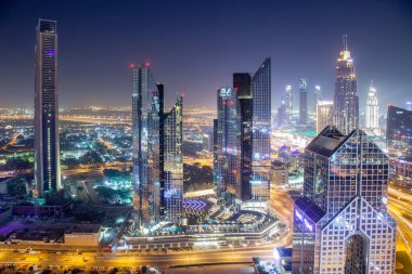 DUBAI, BAE - Şubat 2018: Burj Halife ile Dubai silueti