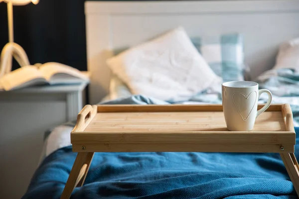 Cozy Bedroom Detail Focus Wooden Breakfast Tabletop — Stock Photo, Image