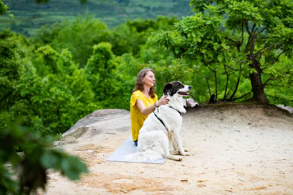 Woman Her Dog Enjoying Summer Nature — Stock Photo, Image