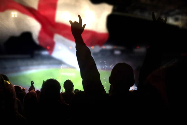 Kibice Anglii Podwójna Ekspozycja Angielskiej Flagi Kibiców Piłki Nożnej Świętujących — Zdjęcie stockowe