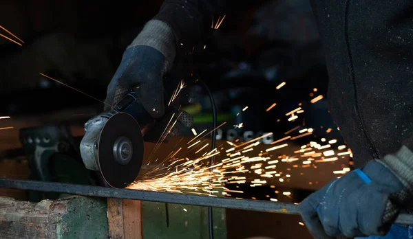 工人的焊接工作手 — 图库照片