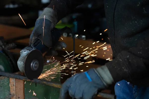 工人的焊接工作手 — 图库照片