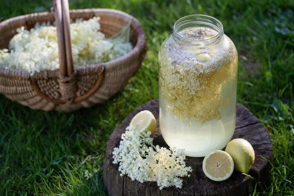 Sirop Fleurs Sureau Maison Citron Dans Verre — Photo