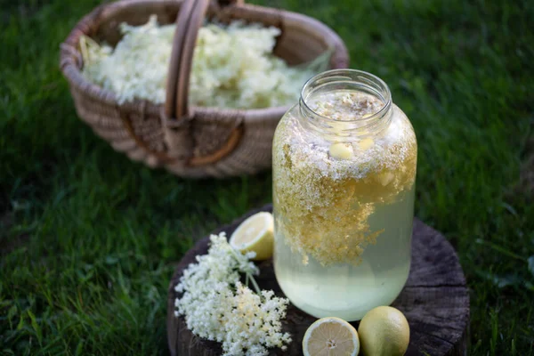 Sirop Fleurs Sureau Maison Citron Dans Verre — Photo