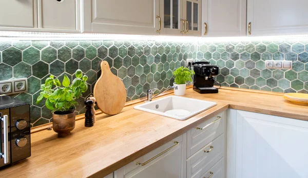 Moderne Keuken Interieur Met Witte Meubels Home Achtergrond — Stockfoto