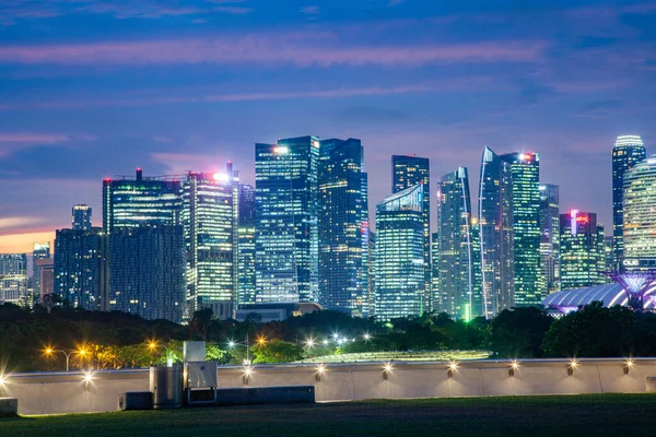 シンガポール シンガポール 2019年3月 活気に満ちたシンガポールのスカイライン夜 — ストック写真