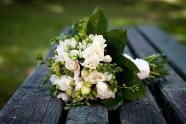 Güzel beyaz düğün buketi 