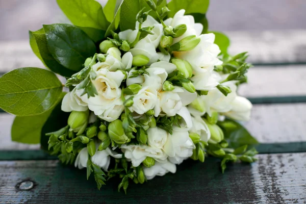 Bellissimo bouquet da sposa bianco — Foto Stock