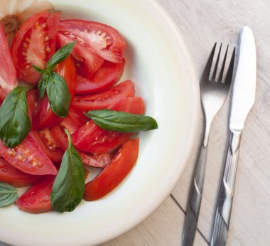 Taze domates salatası. 