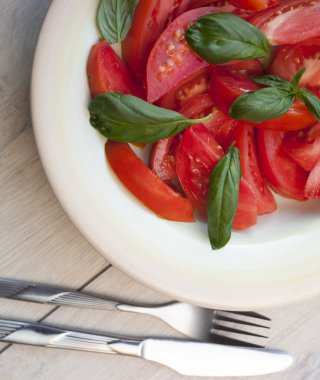Taze domates salatası. 