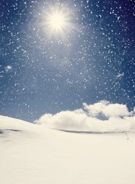 Background of cold winter landscape with snow, blue sky and sunl — Stock Photo, Image